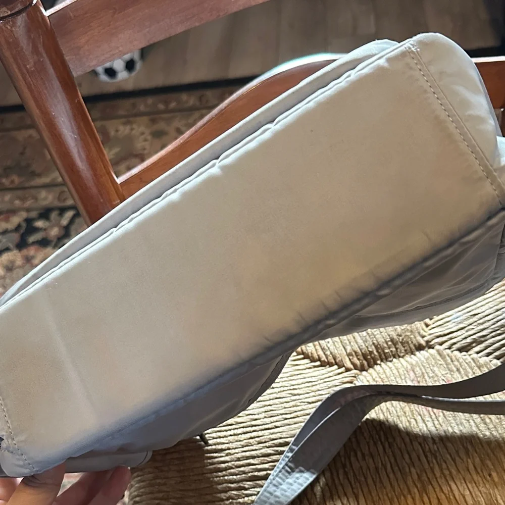 Lug LE Ultra shimmy Women's Light Gray Quilted Crossbody Bag - Picture 11 of 13